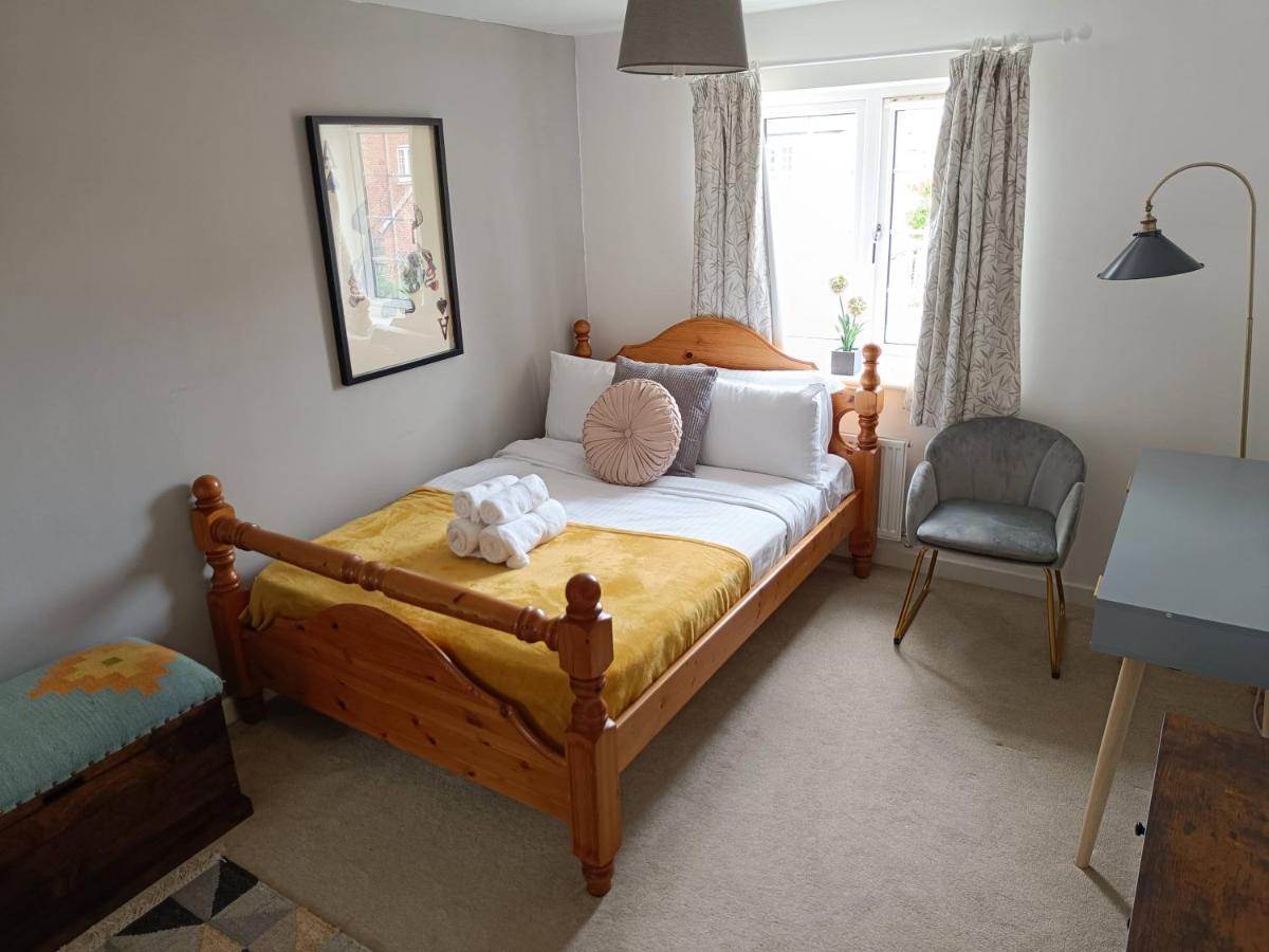 3 Bedroom Townhouse Near Bicester Village 外观 照片