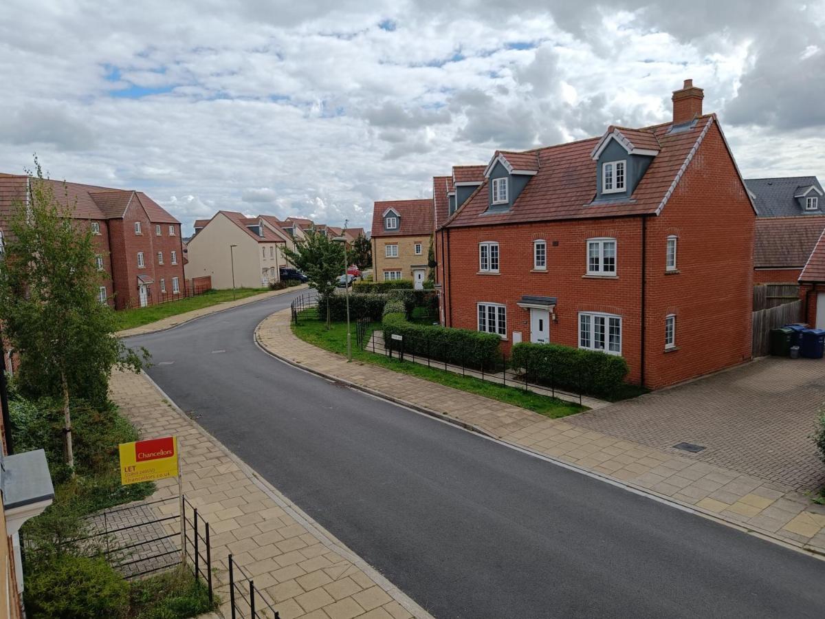 3 Bedroom Townhouse Near Bicester Village 外观 照片